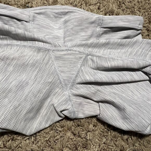 Lululemon Size 4 Run With The Sun Crop Wee Are From Space Nimbus Battleship Wht - Picture 6 of 9